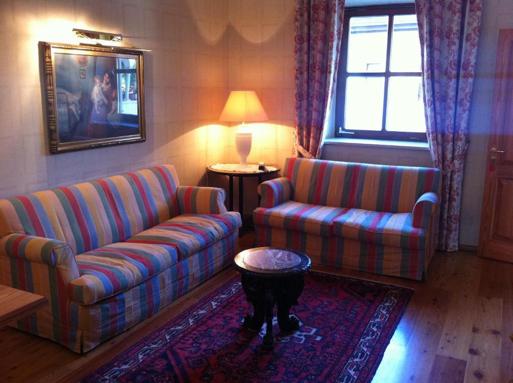 Apartments Schloss Paschbach 아피아노 술라 스트라다 델 비노 객실 사진