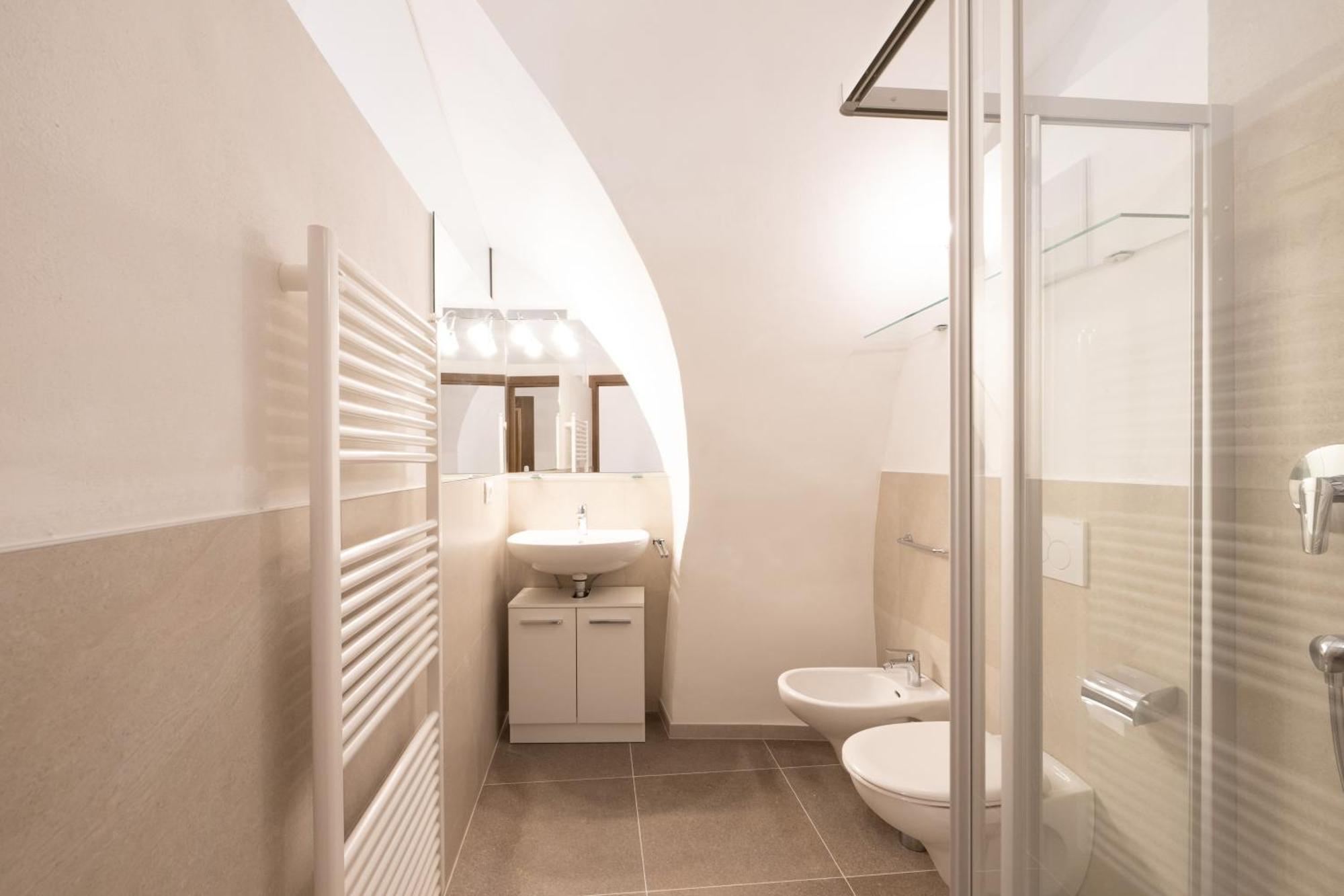 Apartments Schloss Paschbach 아피아노 술라 스트라다 델 비노 외부 사진