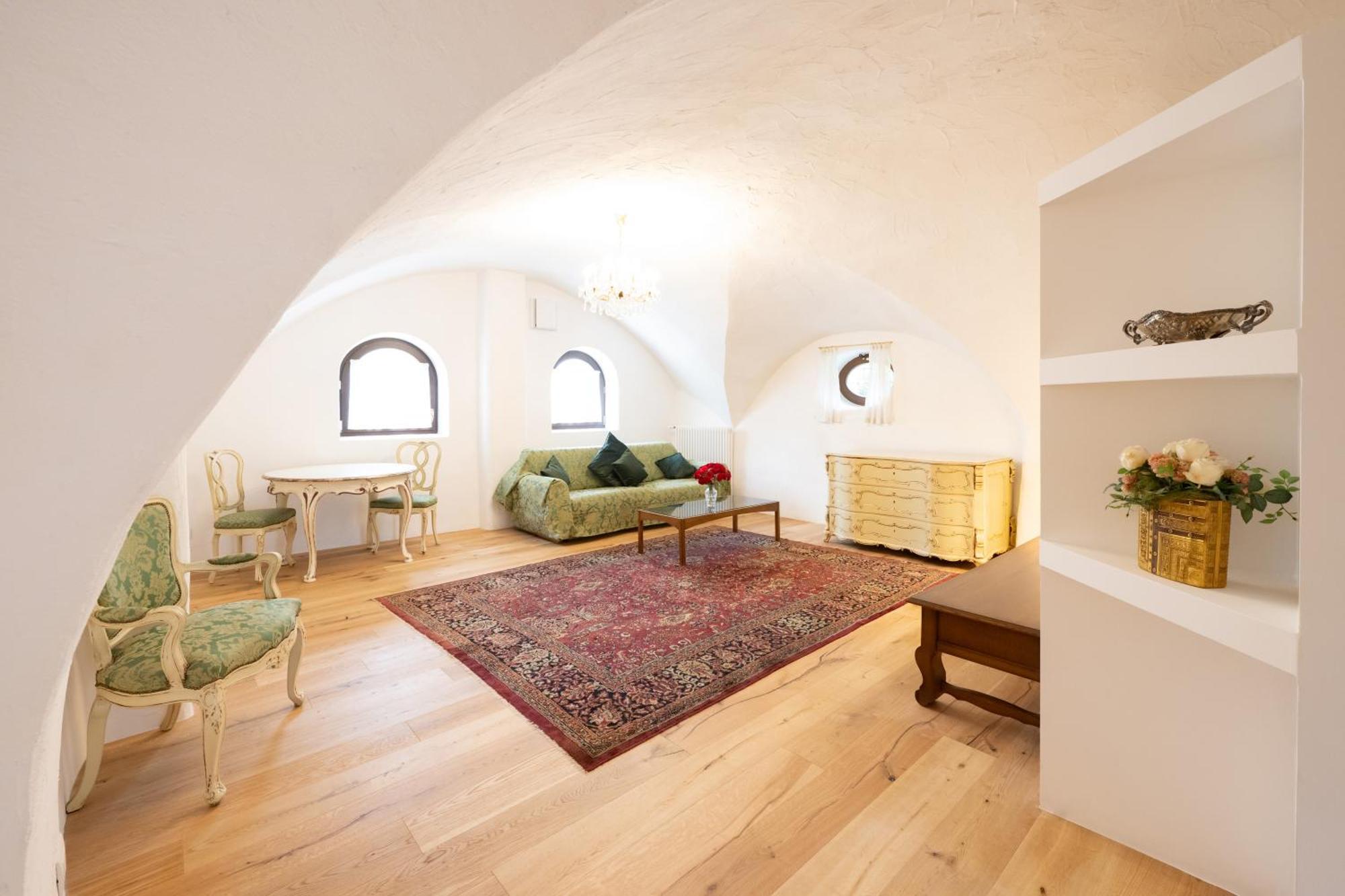 Apartments Schloss Paschbach 아피아노 술라 스트라다 델 비노 외부 사진