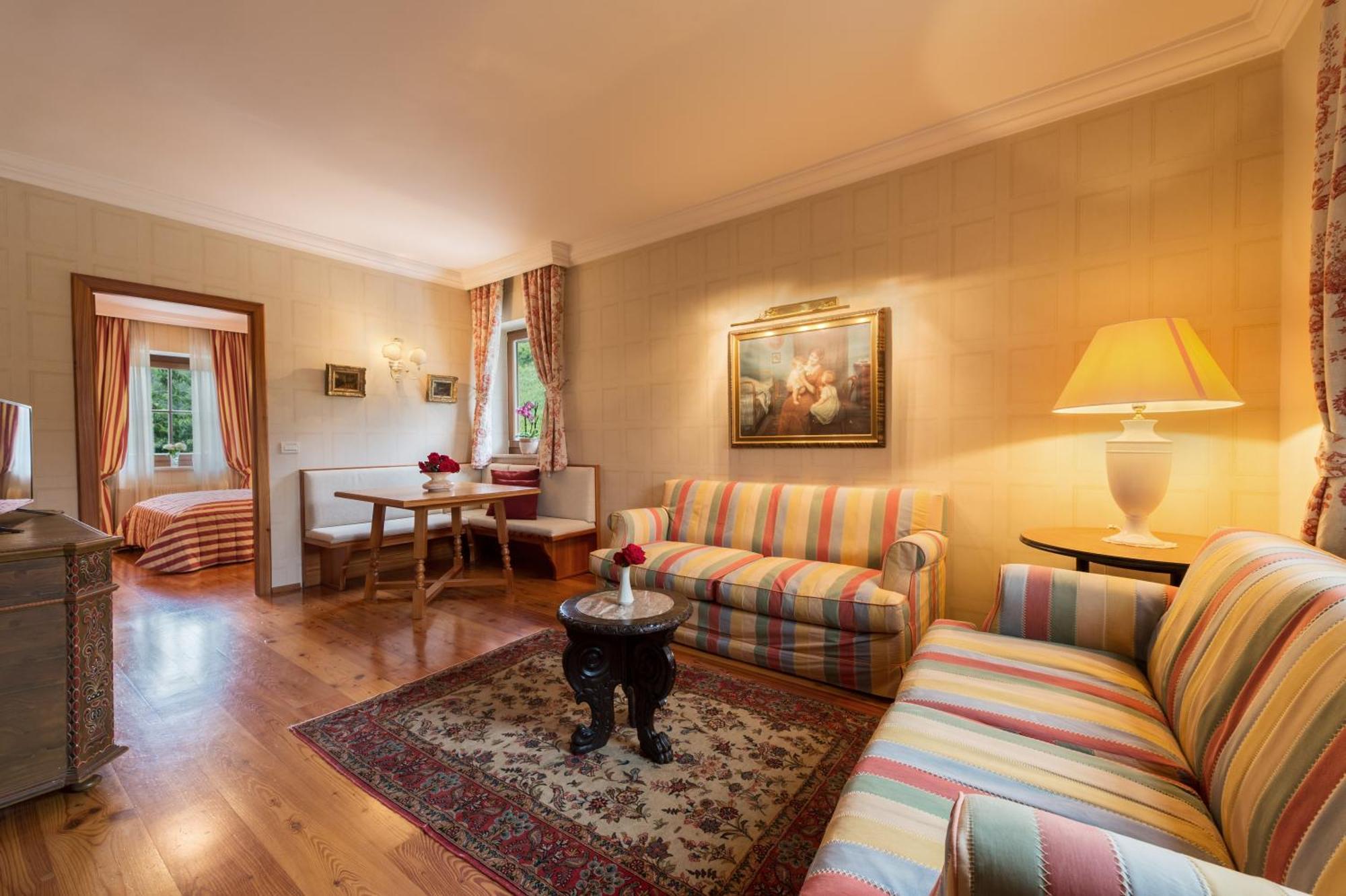 Apartments Schloss Paschbach 아피아노 술라 스트라다 델 비노 외부 사진