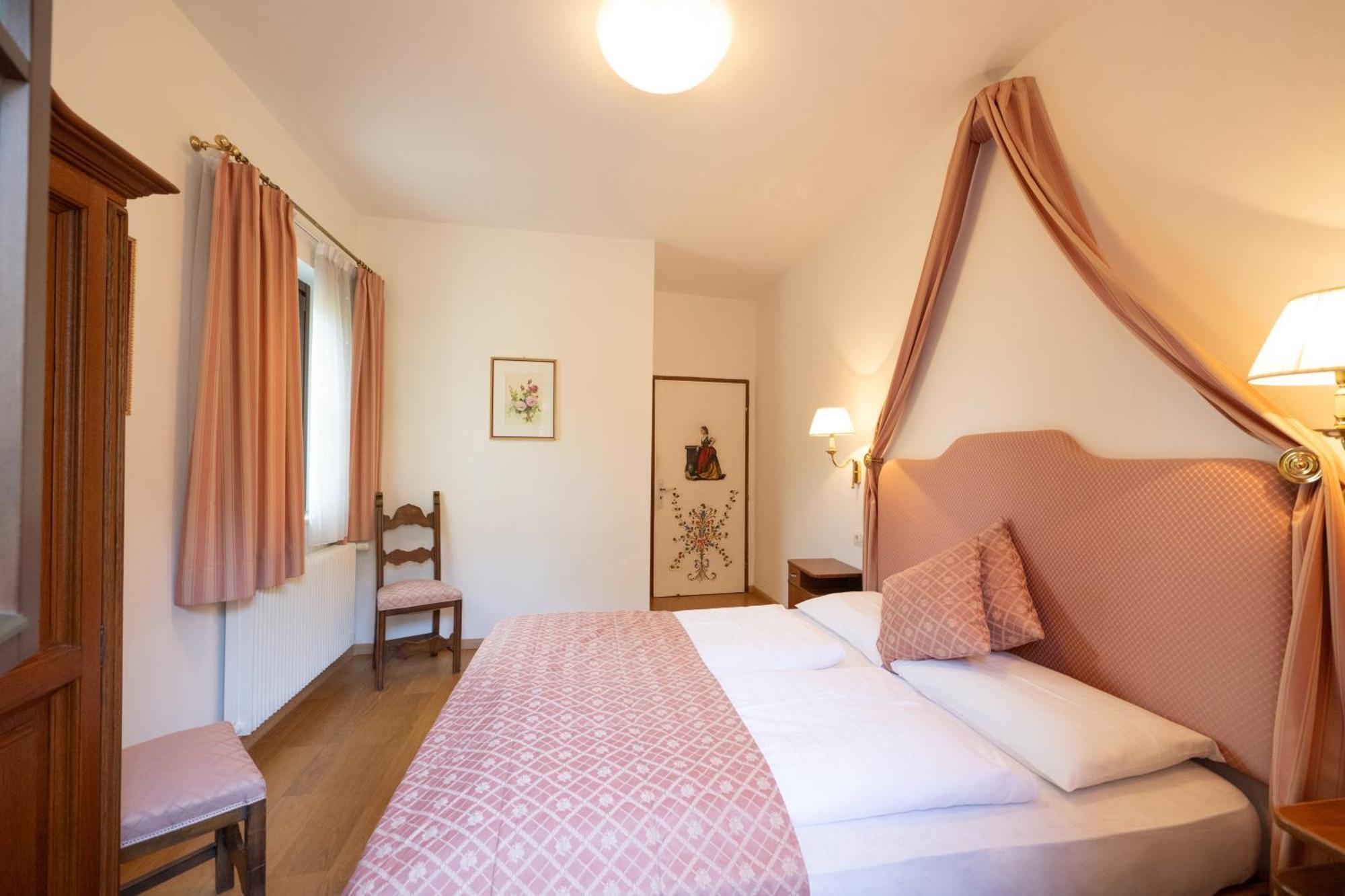 Apartments Schloss Paschbach 아피아노 술라 스트라다 델 비노 외부 사진