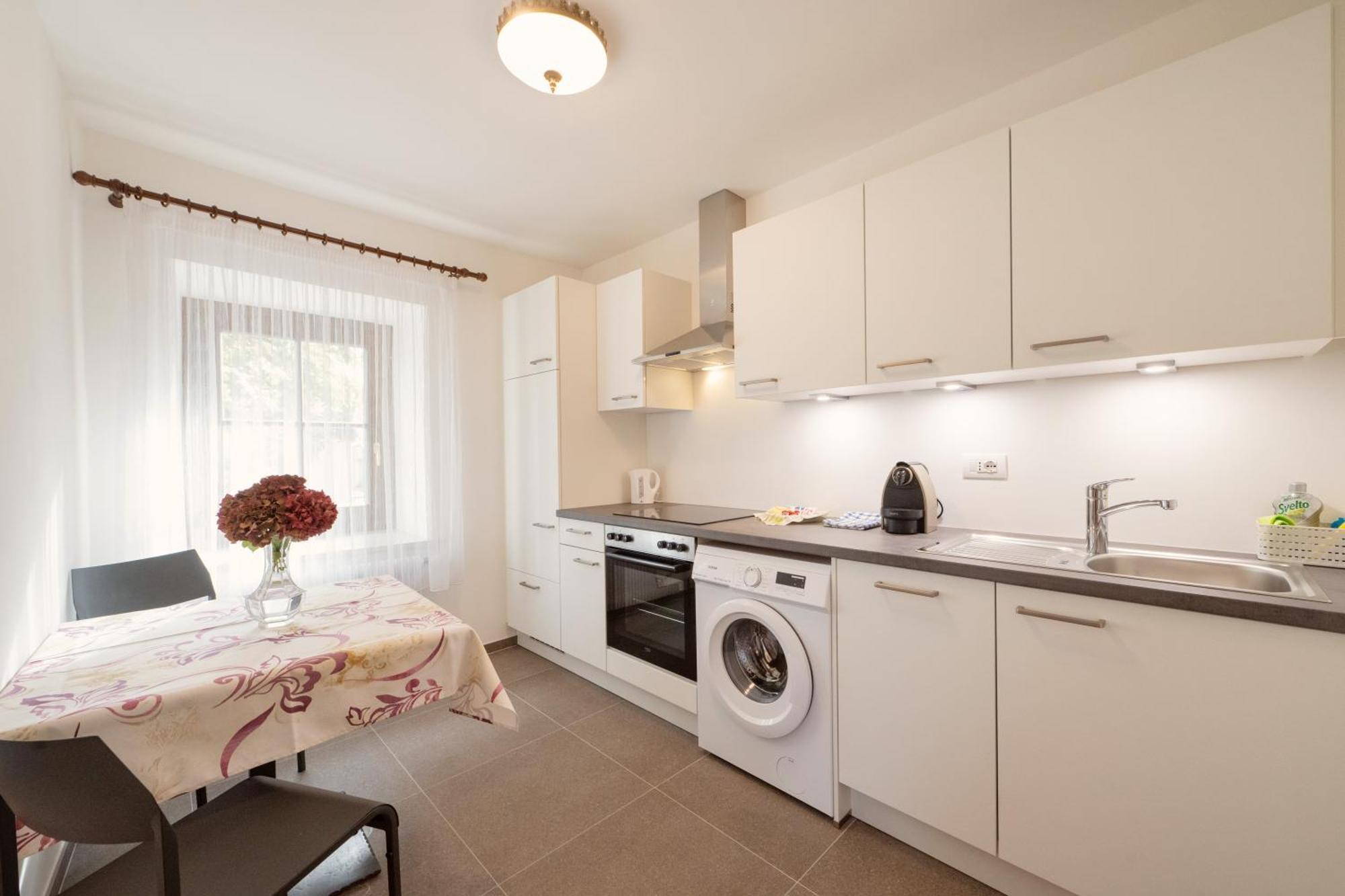 Apartments Schloss Paschbach 아피아노 술라 스트라다 델 비노 외부 사진