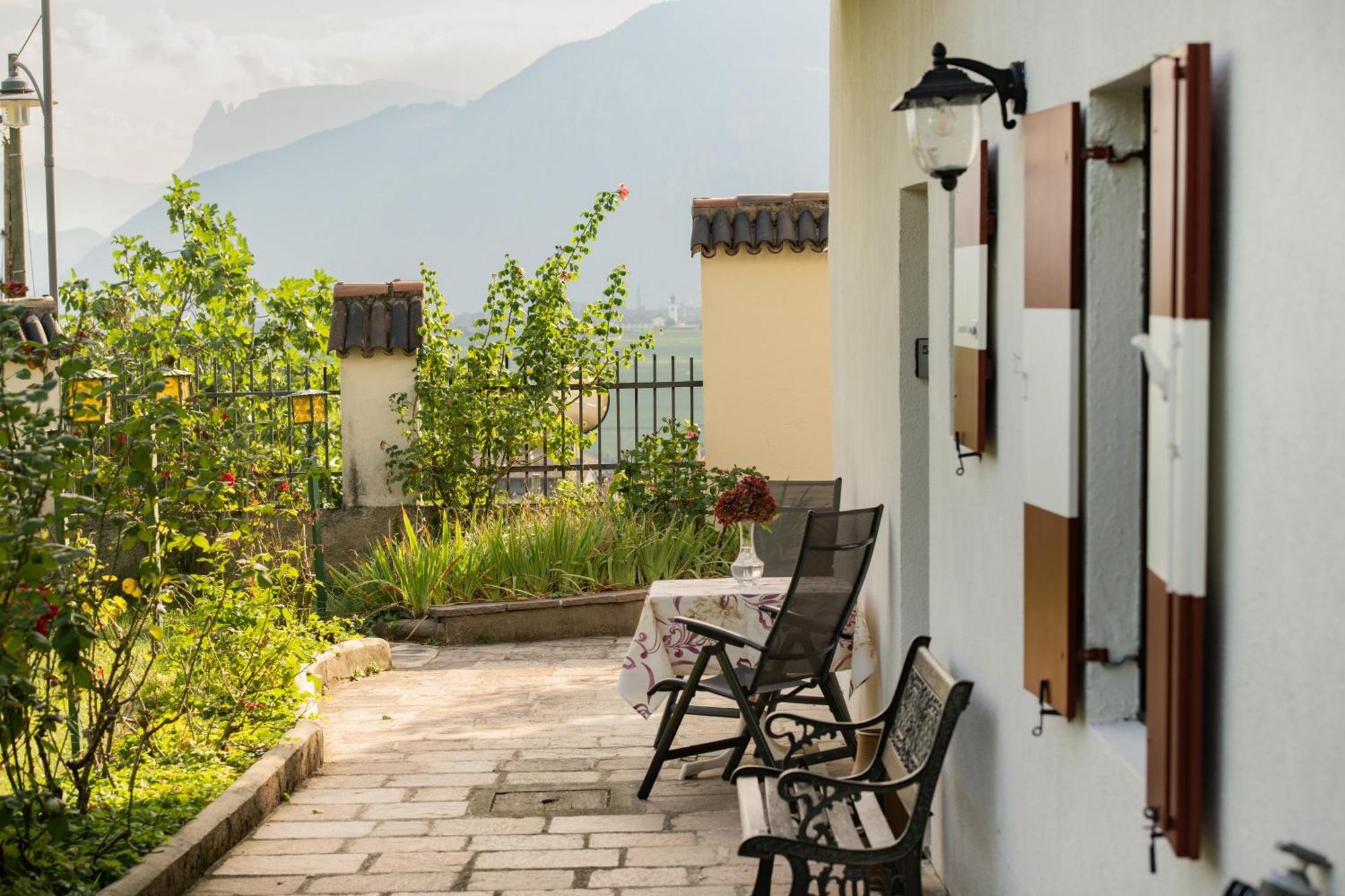 Apartments Schloss Paschbach 아피아노 술라 스트라다 델 비노 외부 사진