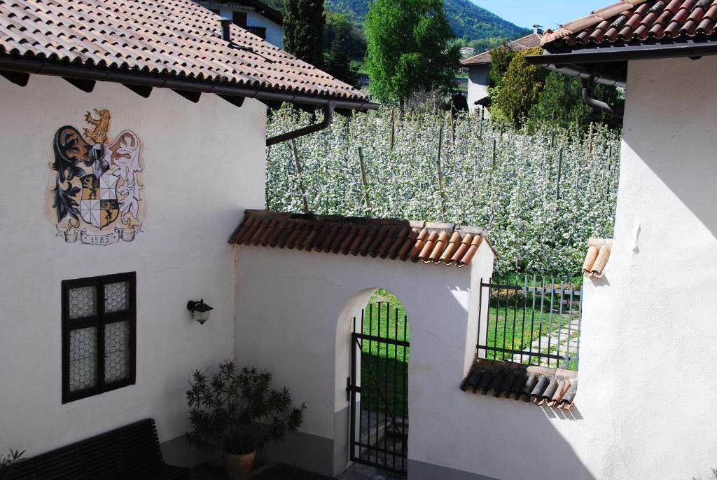 Apartments Schloss Paschbach 아피아노 술라 스트라다 델 비노 외부 사진