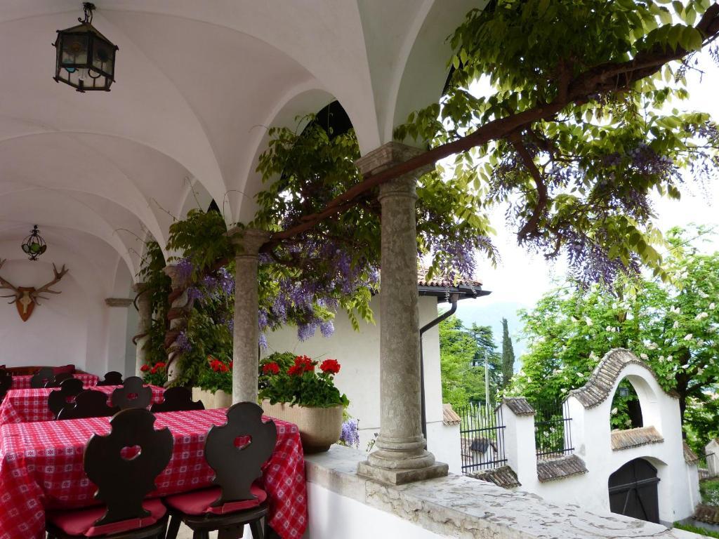 Apartments Schloss Paschbach 아피아노 술라 스트라다 델 비노 외부 사진