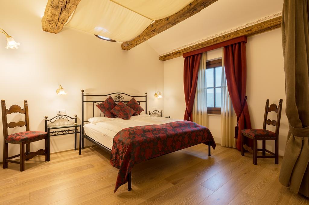Apartments Schloss Paschbach 아피아노 술라 스트라다 델 비노 외부 사진