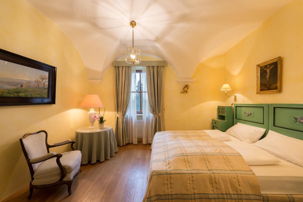 Apartments Schloss Paschbach 아피아노 술라 스트라다 델 비노 외부 사진