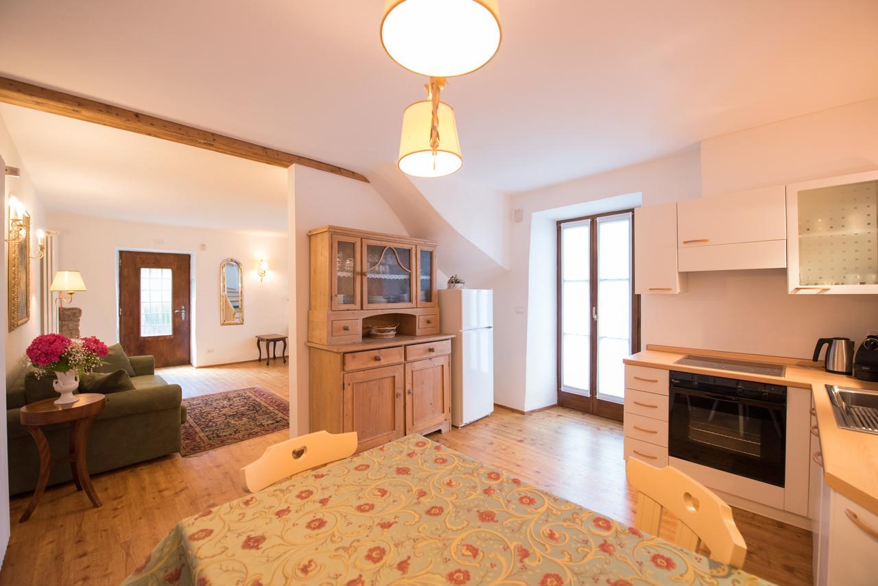 Apartments Schloss Paschbach 아피아노 술라 스트라다 델 비노 외부 사진