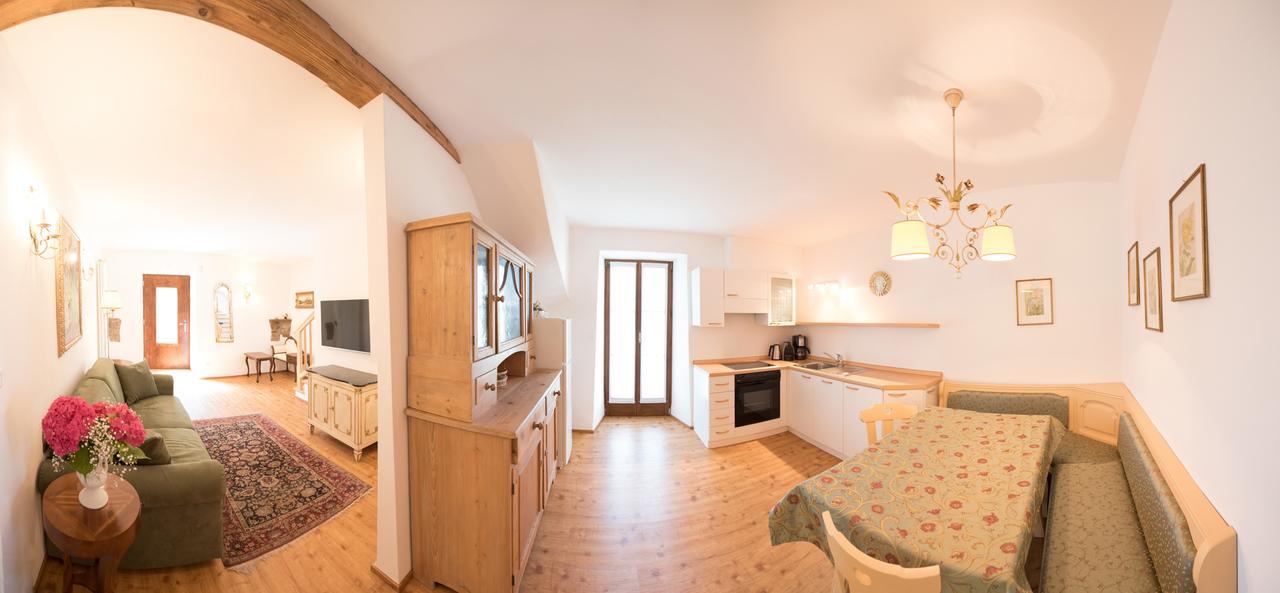Apartments Schloss Paschbach 아피아노 술라 스트라다 델 비노 외부 사진